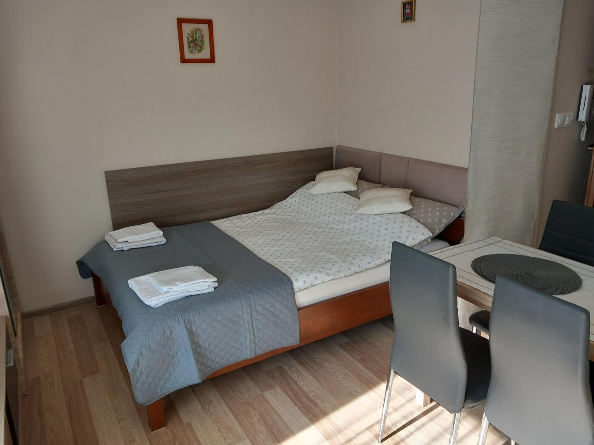 Apartament Jelenia Gora - Cieplice Eksteriør bilde