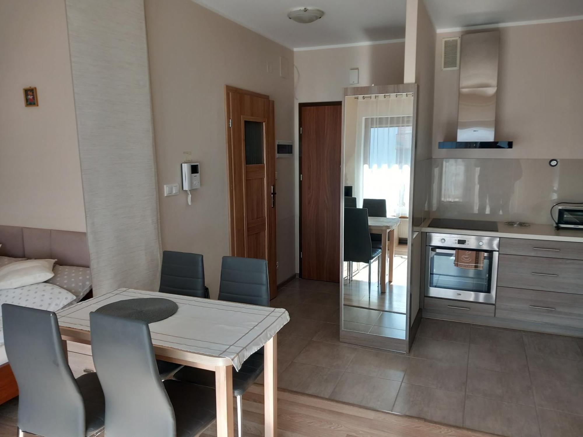 Apartament Jelenia Gora - Cieplice Eksteriør bilde