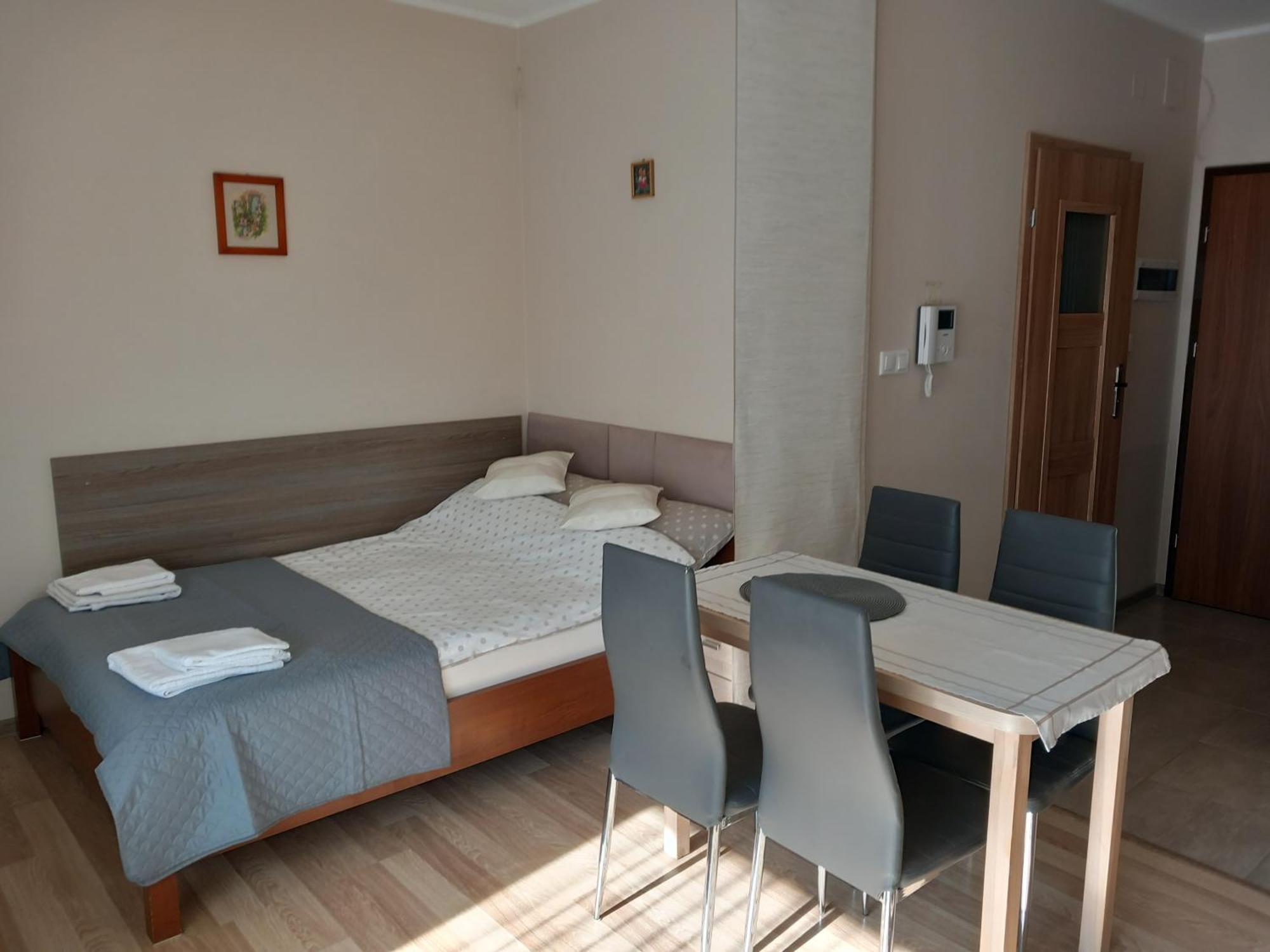 Apartament Jelenia Gora - Cieplice Eksteriør bilde