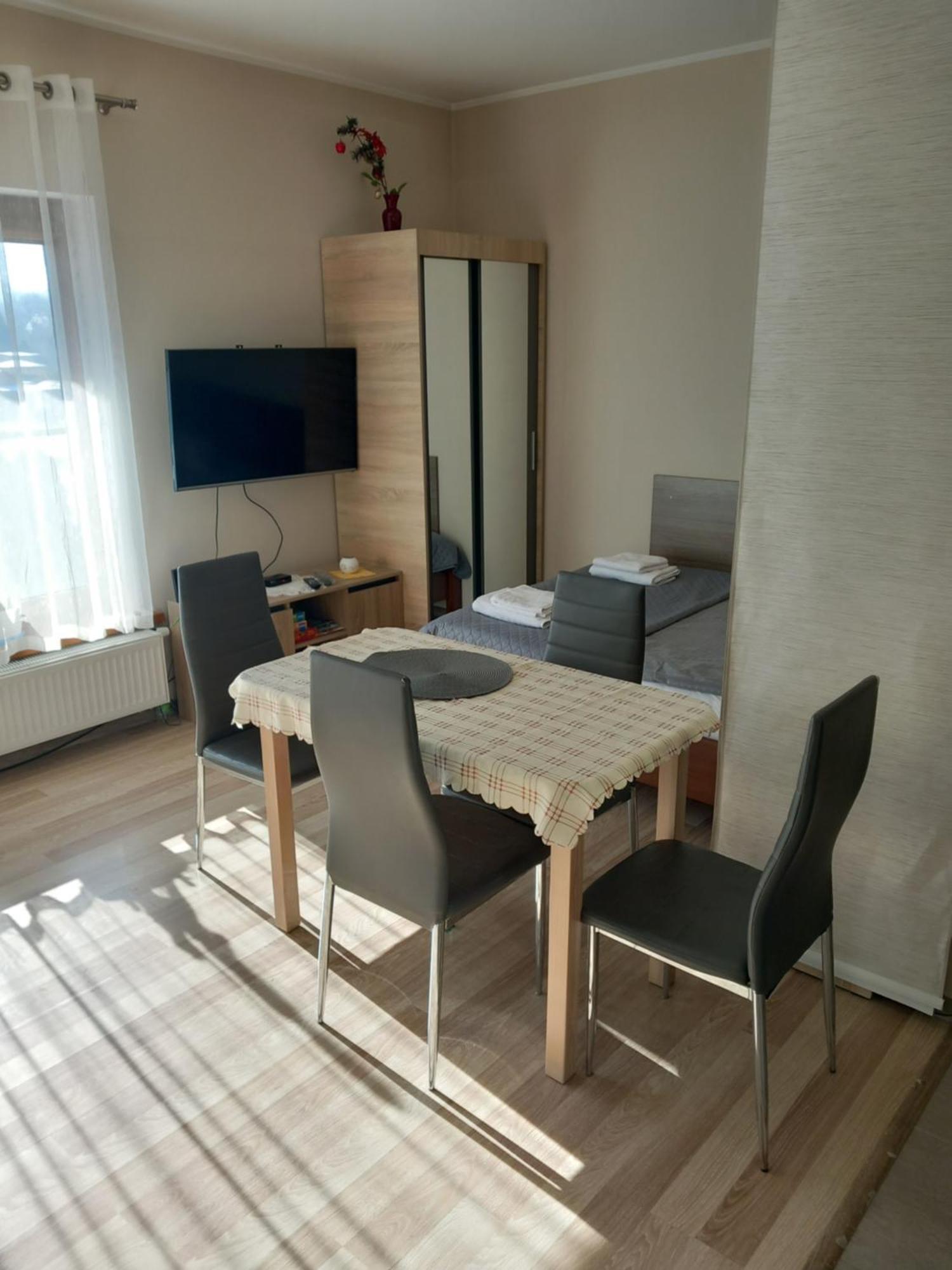 Apartament Jelenia Gora - Cieplice Eksteriør bilde