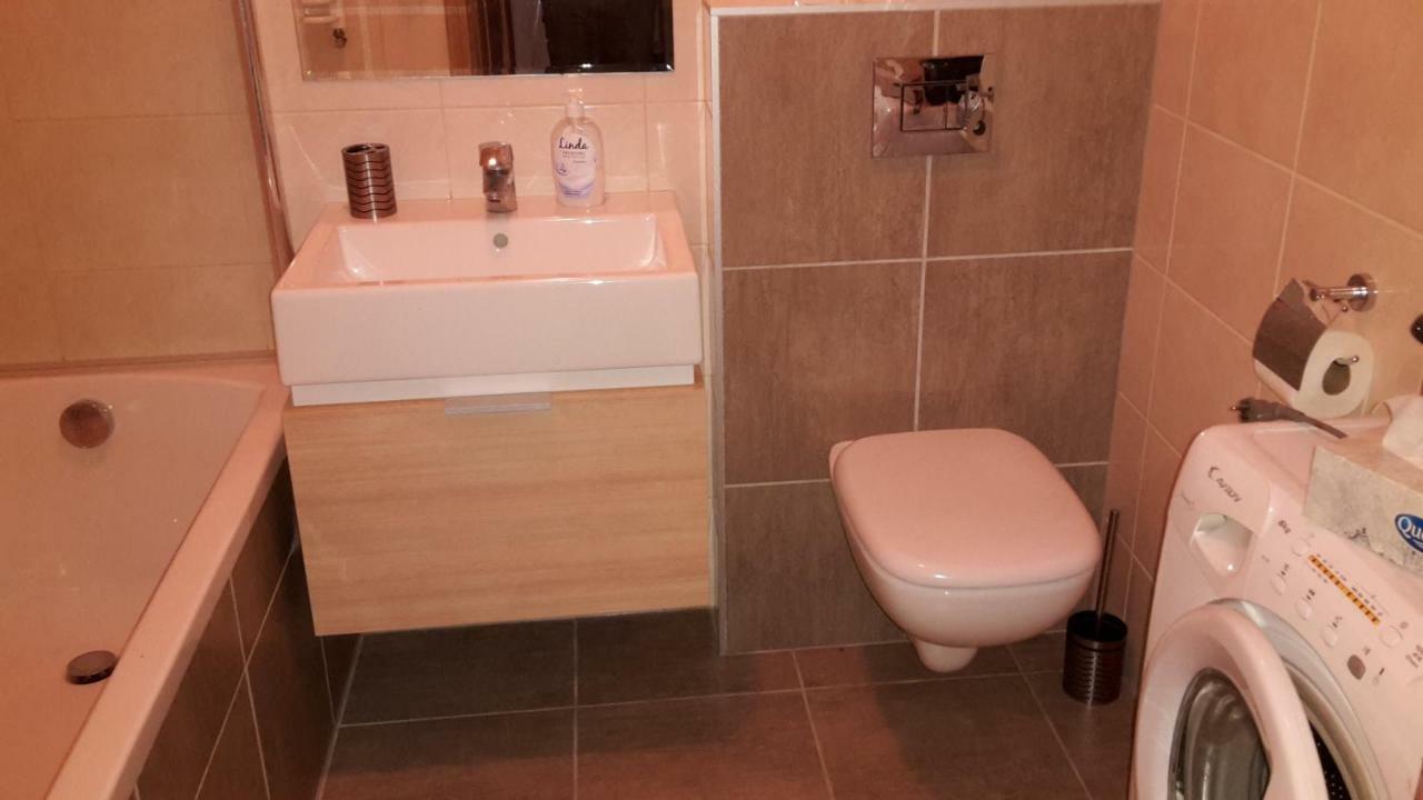 Apartament Jelenia Gora - Cieplice Eksteriør bilde